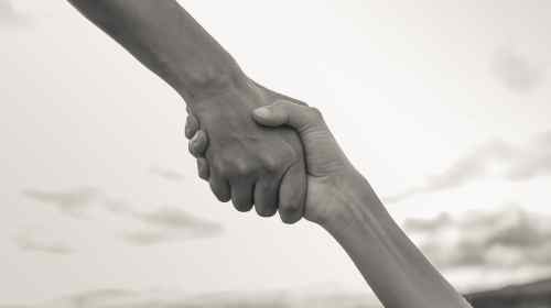 Dlaczego poszukujemy zbawcy i jaki ma to związek z nawiedzeniem 